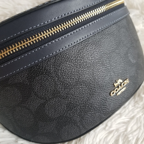 SOLD❣BNWT COACH BELT BAG - Picture 4 of 5